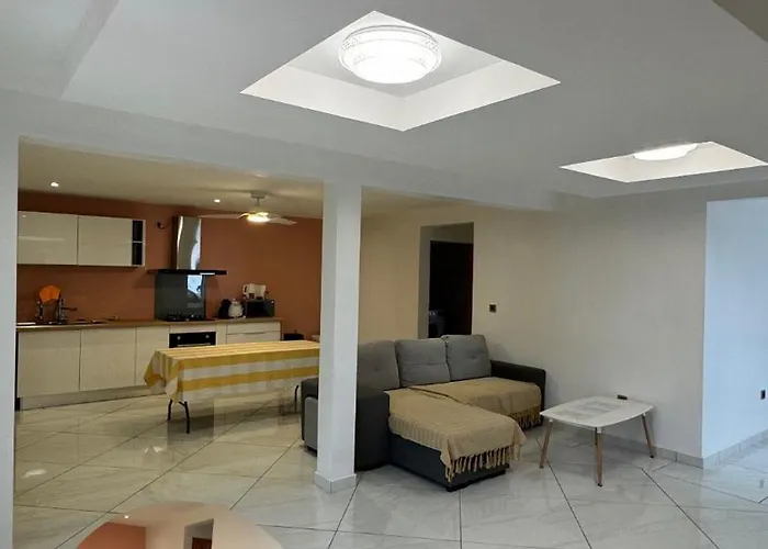 Maison F2 Rouge
